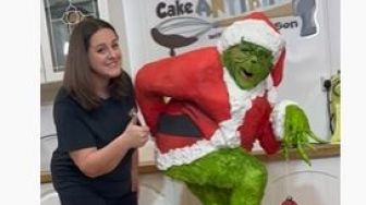 Buat Kue The Grinch dengan Ukuran Asli, Wanita Ini Bikin Jim Carrey Terkejut