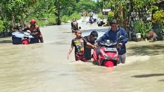 Banjir Parah Landa Lamongan Tak Kunjung Surut, Akses Jalan di 6 Kecamatan Terendam