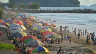 Malam Tahun Baru, Masuk Pantai Padang Wajib Bawa Sertifikat Vaksin Dosis Kedua