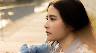 Prilly Latuconsina jadi Perempuan Bipolar, Ini 5 Fakta Film Kukira Kau Rumah