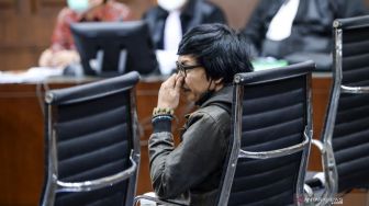Bantah Orang Dekat Azis Syamsuddin, Aliza Gunado MInta Ganti Ongkos ke Persidangan