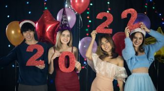 72 Ucapan Tahun Baru 2022 untuk Pacar, Keluarga dan Teman Kantor