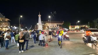 Kerumunan Malam Tahun Baru 2022 di Berbagai Daerah: Jakarta hingga Yogyakarta Padat!