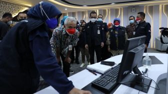 Ganjar Berharap SDM di Command Center Kesehatan Cepat dan Disiplin saat Input Data