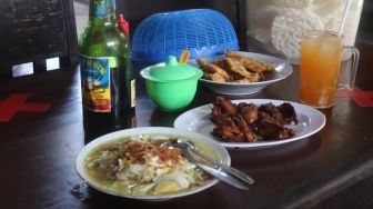 Soto Yugisah, Kuliner Legendaris di Mataram Dengan Nuansa Pedesaan Sasak