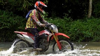 Naik Honda CRF150L, Puluhan Pecinta Motor Trail Jelajahi Kulon Progo