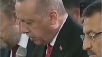 Viral! Video Presiden Turki Recep Rayyip Erdogan Baca Al-Qur'an, Suara Merdunya Tuai Sorotan