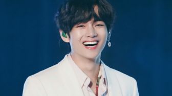 Christmas Tree V BTS Jadi OST Drakor Pertama yang Debut di Billboard Hot 100