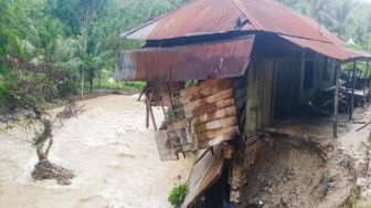 Dear Pemerintah, Korban Banjir di Madina Butuh Bantuan Bedah Rumah