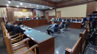 Tidak Kenal Tiga Saksi, Majelis Hakim Serahkan Ke Jaksa Soal Kesaksian Kader Golkar Aliza