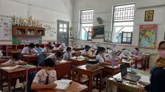 Tren Kasus Covid-19 Menurun, Kementerian Pendidikan Dorong Sekolah Dibuka Lagi