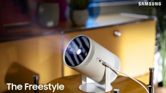 Samsung Pamer The Freestyle di CES 2022: Gabungan Proyektor Portabel dan Speaker Pintar