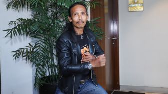 Aktor Yayan Ruhian saat ditemui usai jumpa pers Film 'Ben & Jody' di Kuningan, Jakarta Selatan, Rabu (5/1/2021). [Suara.com/Alfian Winanto]