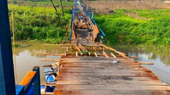 Bikin Pemotor Tercebur, Ini Penyebab Ambruknya Jembatan Jembalas di Bandung Barat
