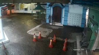 Kotak Amal Masjid di Medan Dicuri, Pelaku Terekam CCTV