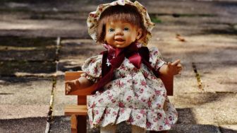 Menganggap Spirit Doll Sebagai Anak, Jadi Tanda Seseorang Alami Delusi, Benarkah?