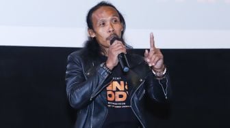 Aktor Yayan Ruhian saat jumpa pers Film 'Ben & Jody' di Kuningan, Jakarta Selatan, Rabu (5/1/2021). [Suara.com/Alfian Winanto]