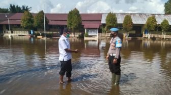 Debit Air Laut Naik, Beberapa Titik Di Terentang Tergenang