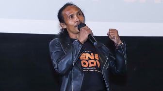 Aktor Yayan Ruhian saat jumpa pers Film &#039;Ben &amp; Jody&#039; di Kuningan, Jakarta Selatan, Rabu (5/1/2021). [Suara.com/Alfian Winanto]