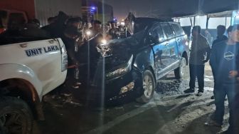 Kecelakaan Maut Mobil Vs Bus di Sumut, Kepala Desa Tewas