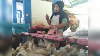 Harga Daging Ayam Potong di Pasar Tradisional Baturaja Naik