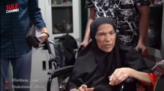 Viral Video Dorce Gamalama Minta Bantuan Jokowi dan Megawati, Sahabatnya: Cuma Cari Perhatian