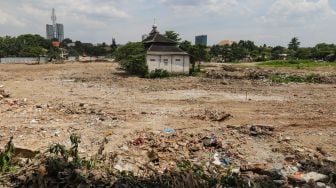 Suasana pembangunan waduk Lebak Bulus di Jakarta Selatan, Jumat (7/1/2022). [Suara.com/Alfian Winanto]