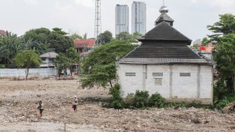 Suasana pembangunan waduk Lebak Bulus di Jakarta Selatan, Jumat (7/1/2022). [Suara.com/Alfian Winanto]