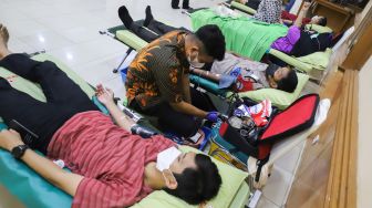 Kejar Stok Darah, PMI Sukabumi Layani Pendonor hingga Larut Malam selama Ramadhan