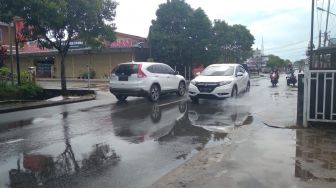 Waspada, 3 Daerah Di Kalbar Berpotensi Hujan Lebat Disertai Petir Dan Angin Kencang