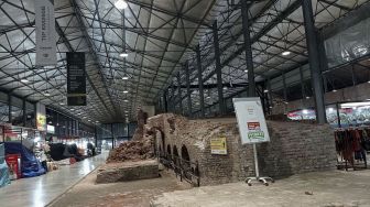 Suasana di Rest Area KM 260B Heritage-Banjaratma di ruas Tol Pejagan-Pemalang, Kabupaten Brebes, Jawa Tengah, Kamis (6/1/2021). [Suara.com/Angga Budhiyanto]