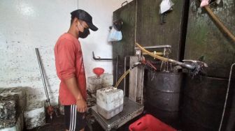 61 Ton Minyak Goreng Curah Asal Kalimantan untuk Warga Makassar Diselewengkan