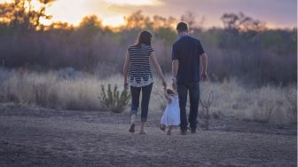 Istri Tak Bisa Hamil, Suami Langsung Usulkan Adopsi Anak dari Kampung Halamannya, Ternyata Demi Tutupi Fakta Ini