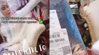 Nganter Paket, Kurir Nanya Alamat Ke Pengantin, Warganet: Sekalian Numpang Makan