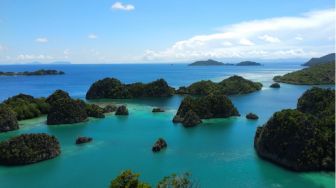 16 Pantai Terindah di Indonesia yang Layak Anda Kunjungi saat Libur Akhir Tahun