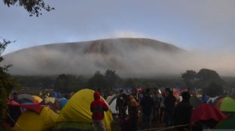 BREAKING NEWS! Gunung Api Dempo Erupsi, Warga Diminta Menjauhi Radius 1 Kilometer