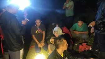 Lihat Bunga Rafflesia, 8 Pelajar Terjebak Arus Sungai di Ngarai Sianok