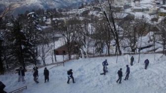 Terjebak Salju di Bukit Pakistan, 16 Orang Turis Tewas