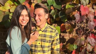 Sang Istri Bisa Jadi Penghambat Mesut Ozil Hengkang ke Rans Cilegon