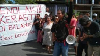Warga Balanipa Polewali Mandar Demo Tolak TPA