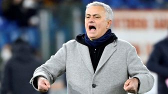 Jose Mourinho Ulang Tahun, AS Roma Beri Kejutan di Ruang Ganti