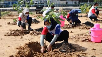 Semen Gresik Rayakan HUT Ke-8: Momentum Memberikan yang Terbaik