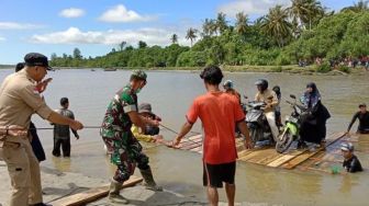 Jembatan di Simeulue Ambruk Dihantam Banjir, BPBD Siapkan Perahu Karet