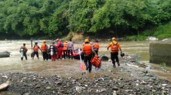 Rizky Korban Hanyut Saat Mancing di Sungai Ciapus Ditemukan Meninggal Dunia