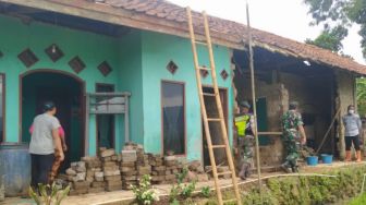 Pengalaman Mengerikan Warga Bandung Barat saat Rumah Mereka Diterjang Angin Kencang
