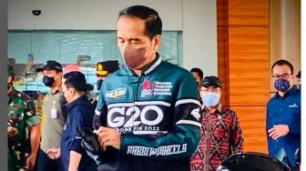 Jokowi Pamer Jaket Tema G-20 Buatan Dalam Negeri, Warganet: Beli di Distro Mana, Pak?