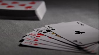Ulasan Cards on The Table: Permainan Kartu Berujung Maut!