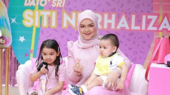8 Potret Ulang Tahun Anak-Anak Siti Nurhaliza, Sederhana Bertema Laut