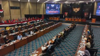 Pemprov DKI Belum Bisa Buka Rincian Tunjangan Anies, Ketua DPRD Skors Rapat Banggar