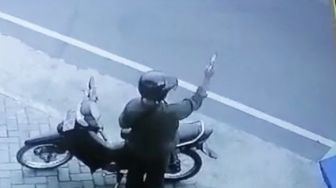 Geger Video Pemotor Acungkan Benda Mirip Pistol di Kota Batu, Polisi Cari Pelaku